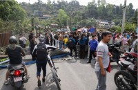 फेवाताल आसपासका संरचना हटाउँदा स्थानीयको विरोध