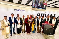 खेन रिन्पोछे शिर लामा गुरुङ यूकेमा, हिथ्रोमा भव्य स्वागत (भिडियो सहित)