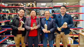 सहारा यूकेले अर्डर दियो २५ औं आहा रारा पोखरा गोल्डकपका लागि ट्रफी [भिडियोसहित]