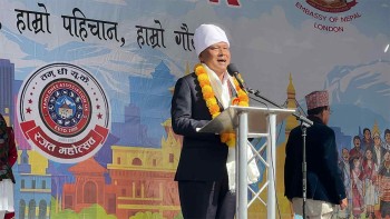 तमुधीं यूकेको १६ औं नेपाली मेलामा कुलमान घिसिङ :'उज्यालो नेपाल अभियानमा समर्थन गरिदिनुहोला'