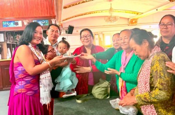एल्डरसटको एम्पायर हलमा चलचित्र ‘मिर्मिरे’ प्रदर्शन, गोर्खा आमा समूह एम्पायर हललाई £126 सहयोग हस्तान्तरण