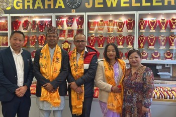 अनुग्रह ज्वेलर्सद्वारा कलाकारद्वय परियार र आले सम्मानित 