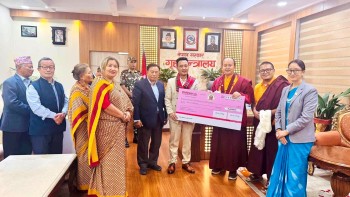 प्रधानमन्त्री राहत कोषमा बुद्धिस्ट गुम्बा रेडिङ यूकेको ११ लाख सहयोग
