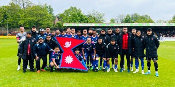 ऐतिहासिक बन्यो नेपाल इंग्ल्यान्ड ‘सी’बीचको मैत्रीपूर्ण फुटबल
