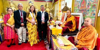 तमु धीं यूकेका अध्यक्ष गुरुङ बुद्धिस्ट गुम्बा रेडिङको पूजामा सहभागी