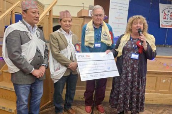 नेप्लिज कम्युनिटी टनब्रिज युकेद्वारा बबुन्स क्यान्सर सपोर्टलाई २ हजार पाउन्ड प्रदान