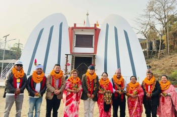 यूके र हङकङबाट आएको टोलीलाई तमु प्ये ल्हु संघ परिवारको स्वागत