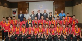 बेलायत जाने नेपाली फुटबल टिमको बिदाइ, कप्तान भन्छन्- इंग्लिस टोलीसँगको खेलका लागि उत्साहित छौँ