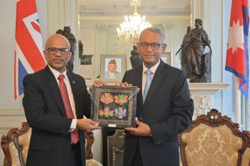 श्रीलंकाका उच्चायुक्त निमल सीनाधिरालाई लन्डनस्थित नेपाली दूतावासमा स्वागत