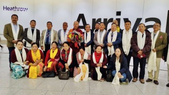 बुद्ध जयन्ती कार्यक्रमका लागि बेलायतमा आइपुगे खेनरिम्पोचे शिरलामा गुरूङ