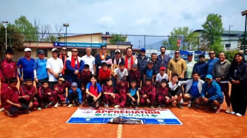 एनआरएनएका वरिष्ठ उपाध्यक्ष रोविन प्रसाद शेरचनलाई गण्डकी टेनिसको सम्मान