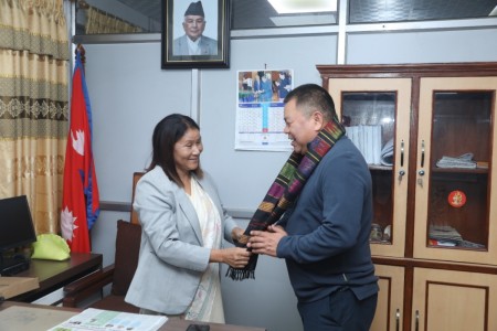 बेलायतको ननिटनका मेयर सारूलाई नेपालमा सम्मान