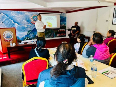 लन्डन । तमु समाज यूकेले ज्येष्ठ नागरिकहरूलाई लक्षित गर्दै हेल्थ एण्ड सेफ्टी प्रशिक्षण कार्यक्रम सफलतापूर्वक सम्पन्न गरेको छ ।  पश्चिम लन्डनस्थित वेम्ब्लीको बारहम पार्कमा रहेको आफ्नै सामुदायिक