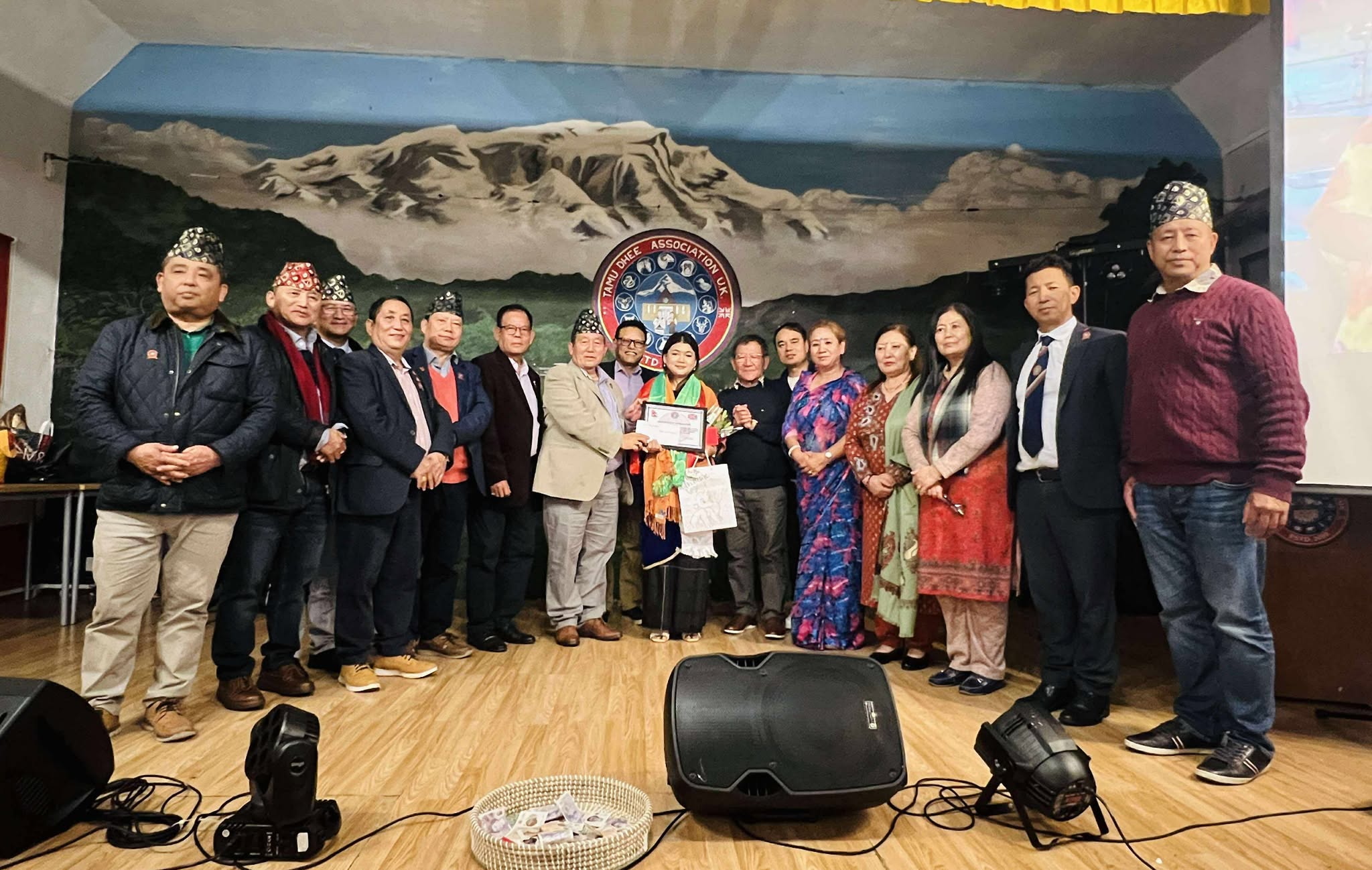 बेलायतमा गायिका प्रियाको बिदाइ : 'धेरै सहयोग गर्नुभयो, म ऋणी छु । कसरी गुन तिरुँ'