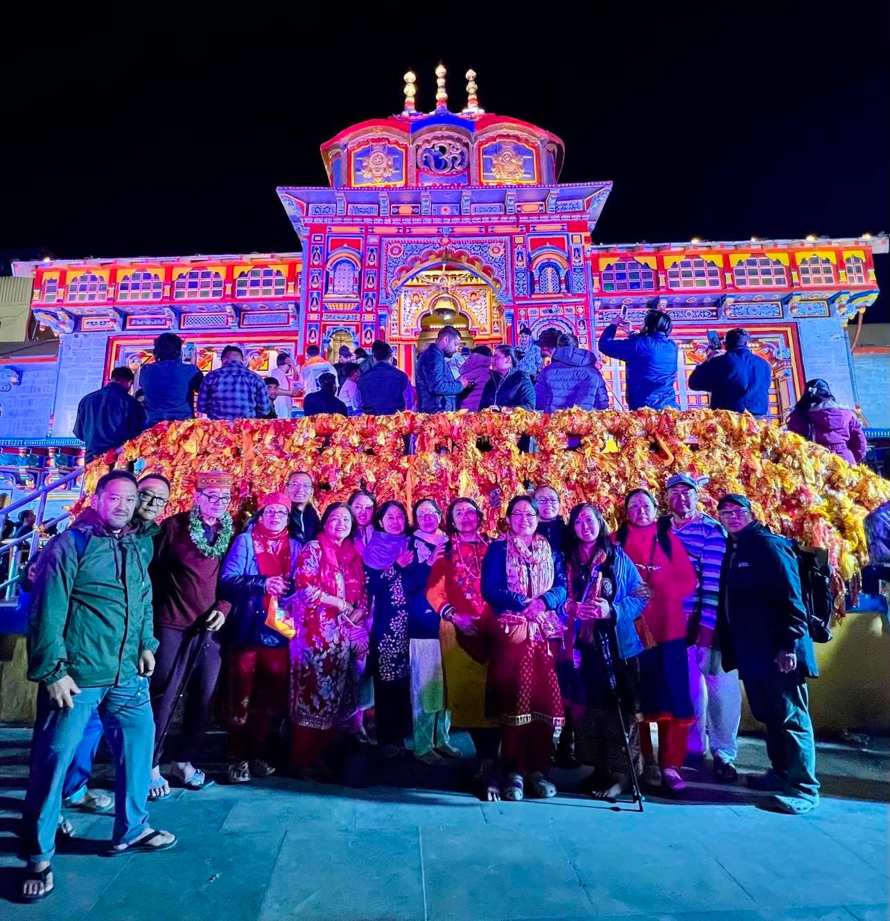बद्रीनाथमा दर्शनसँगै पिण्डदान र तर्पण, बेलायतबाट आएको नेपाली टोलीले पूरा गर्‍यो चारधाम यात्राको पहिलो चरण