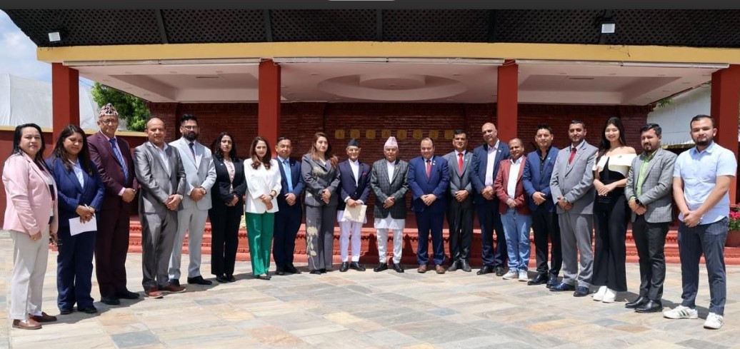 एनआरएनए टोलीसँग नेपालका राष्ट्रपतिले भने– स्वदेशमा लगानी बढाउन भूमिका खेल्नुस्