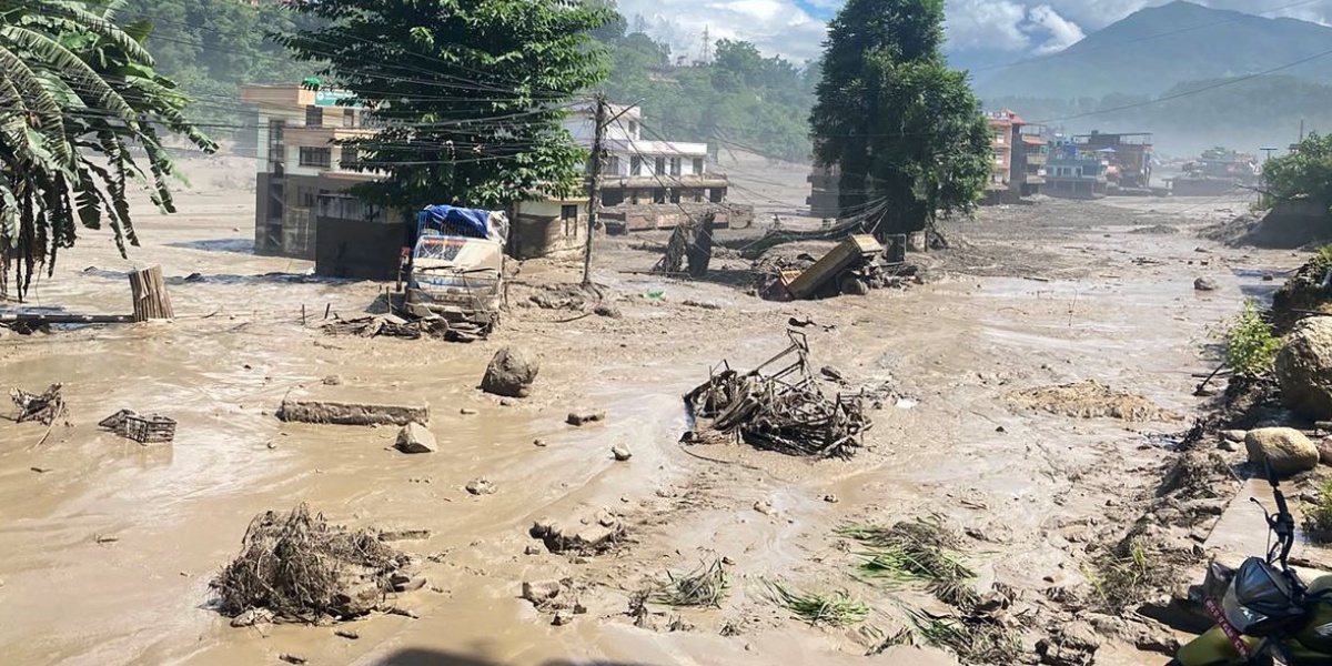 नेपाल बाढी: ९५ जनाको शव भेटियो, घाइतेको उद्धार जारी