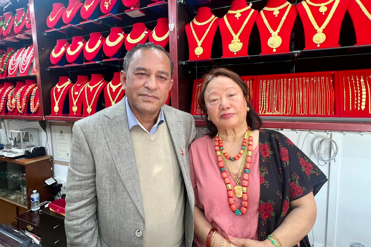 १३ वर्षदेखि ग्राहकको मन जितिरहेको दीप ज्वेलरी